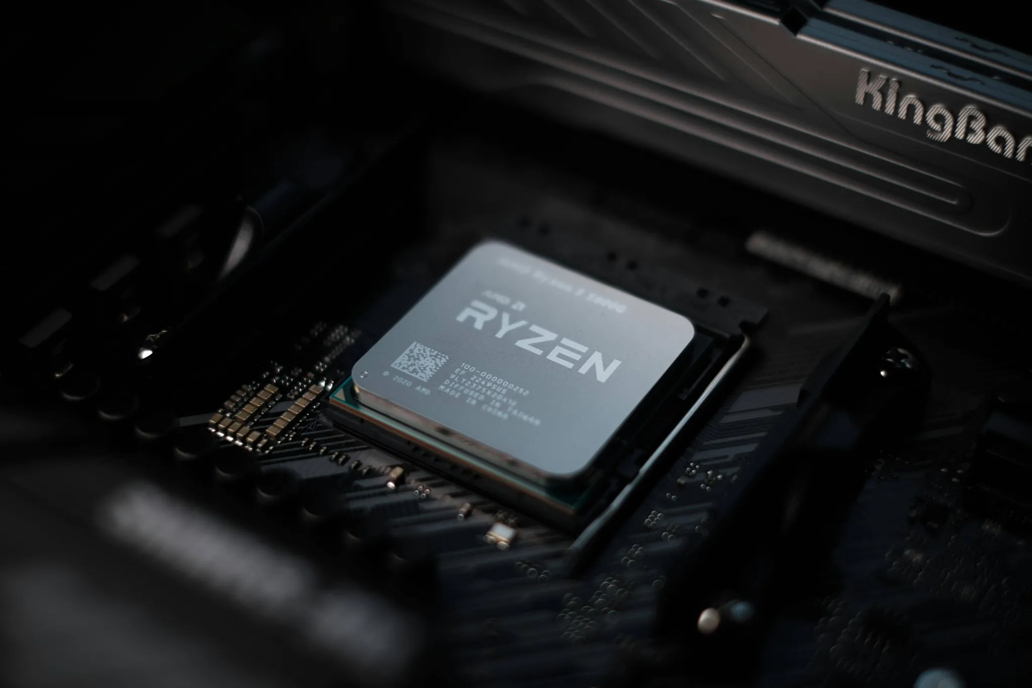 The Future of Hardware: Intel's 14th Gen Core Processors and AMD's Ryzen 8000G Series APUs